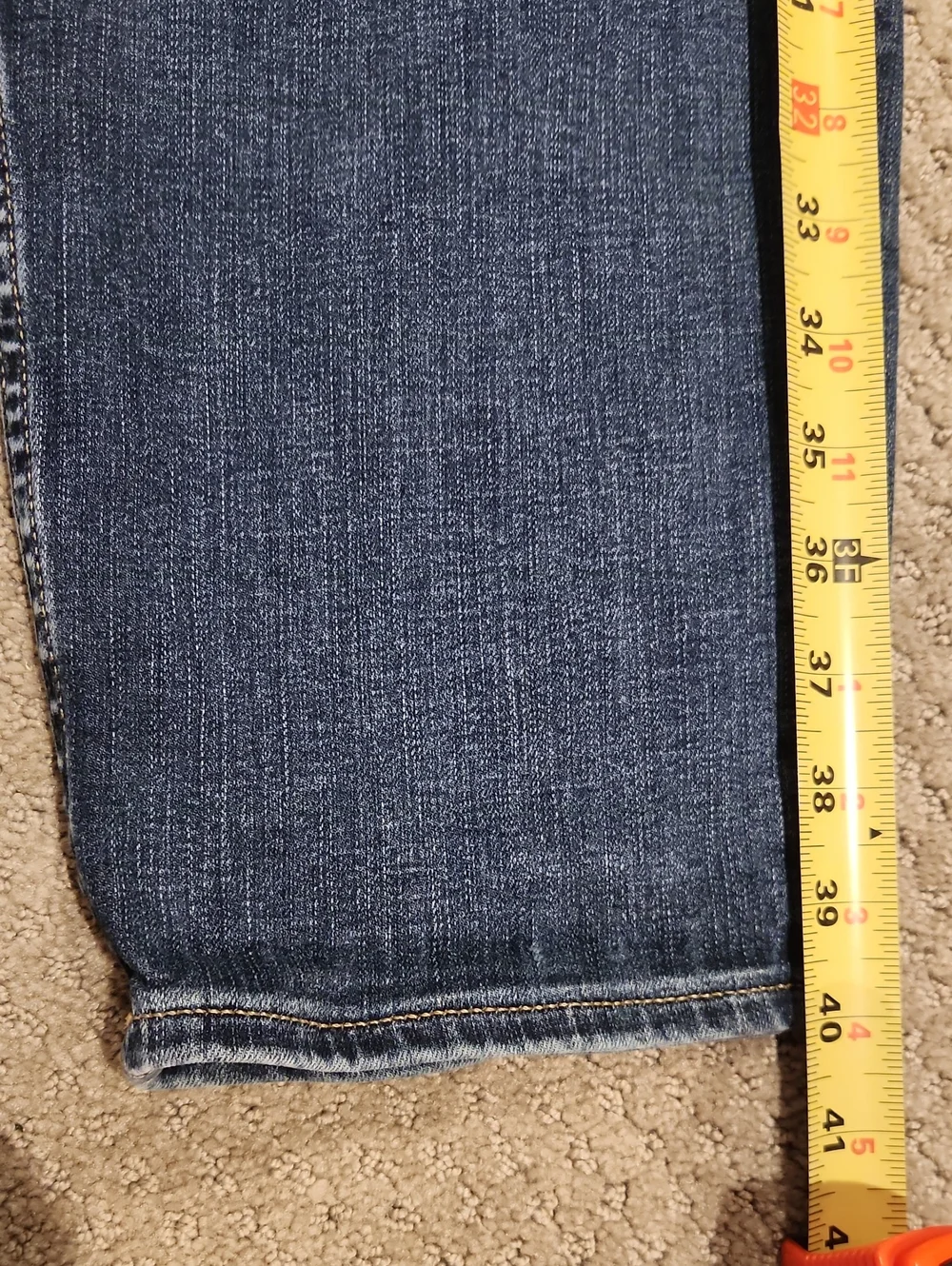 NEW Banana Republic Classic Athletic Tapered Fit Jeans 35 X 32